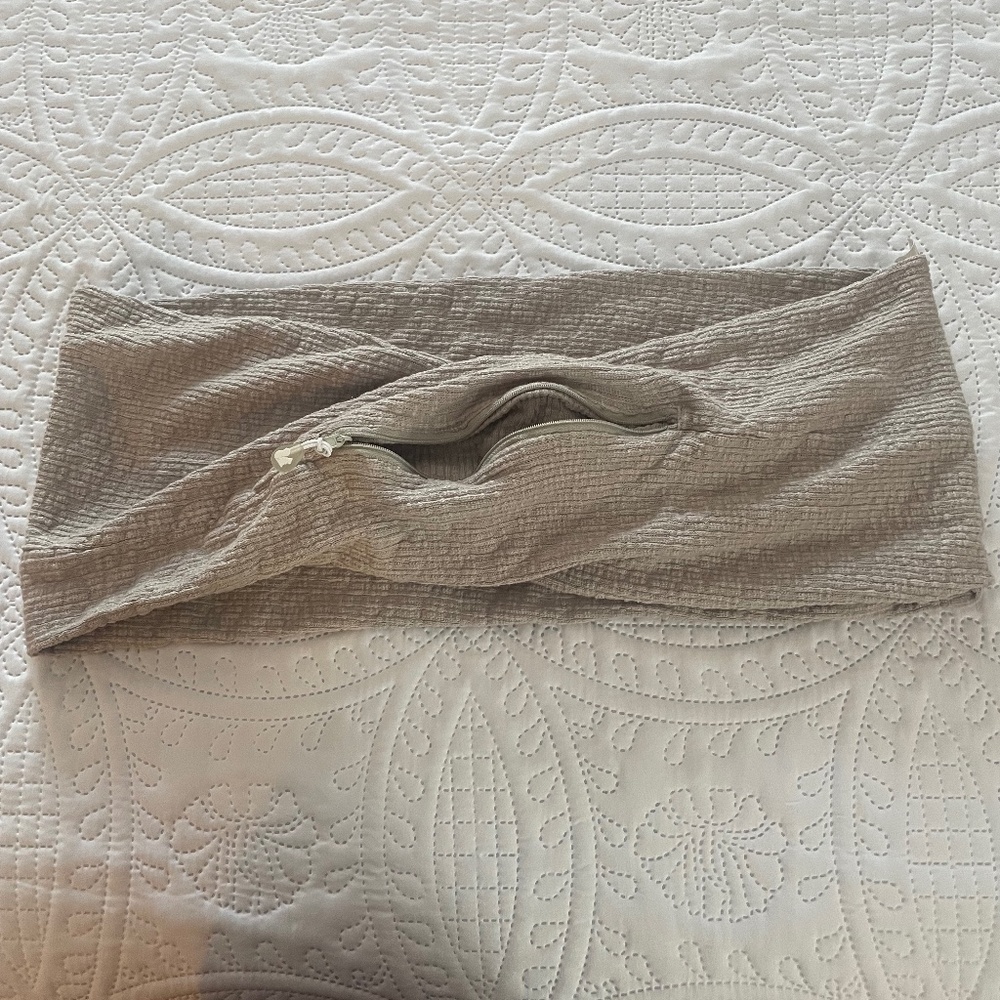 Gray Ladies Scarf With Hidden Storage Pouch